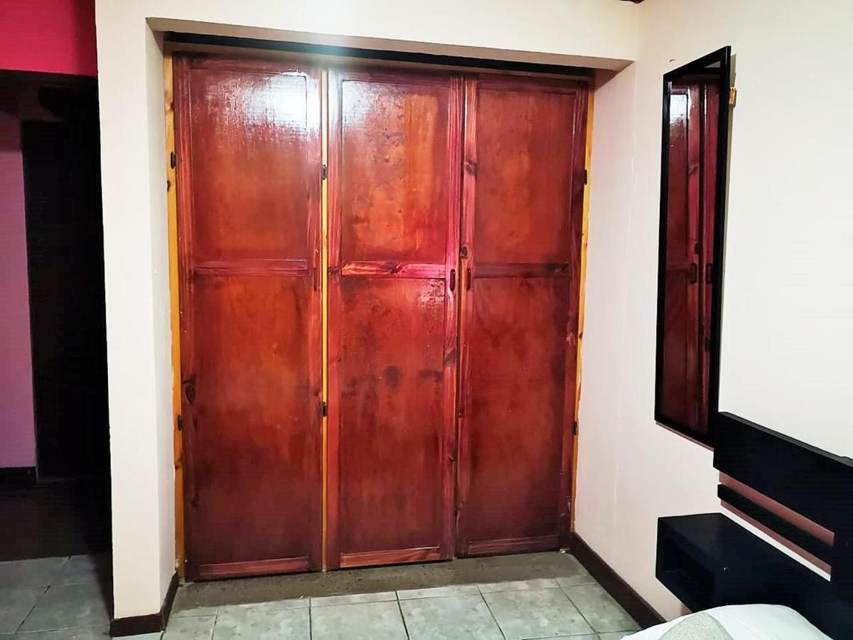 Airport Traveler'S Home Alajuela Екстериор снимка