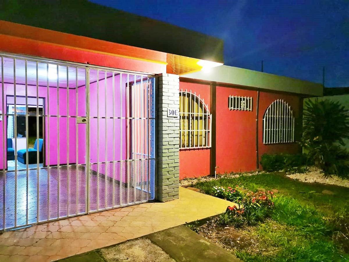 Airport Traveler'S Home Alajuela Екстериор снимка