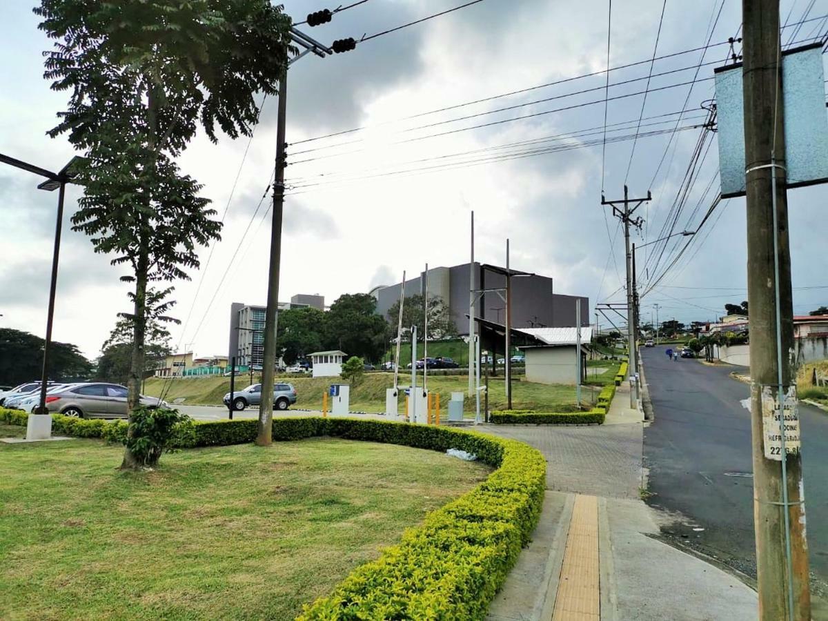 Airport Traveler'S Home Alajuela Екстериор снимка
