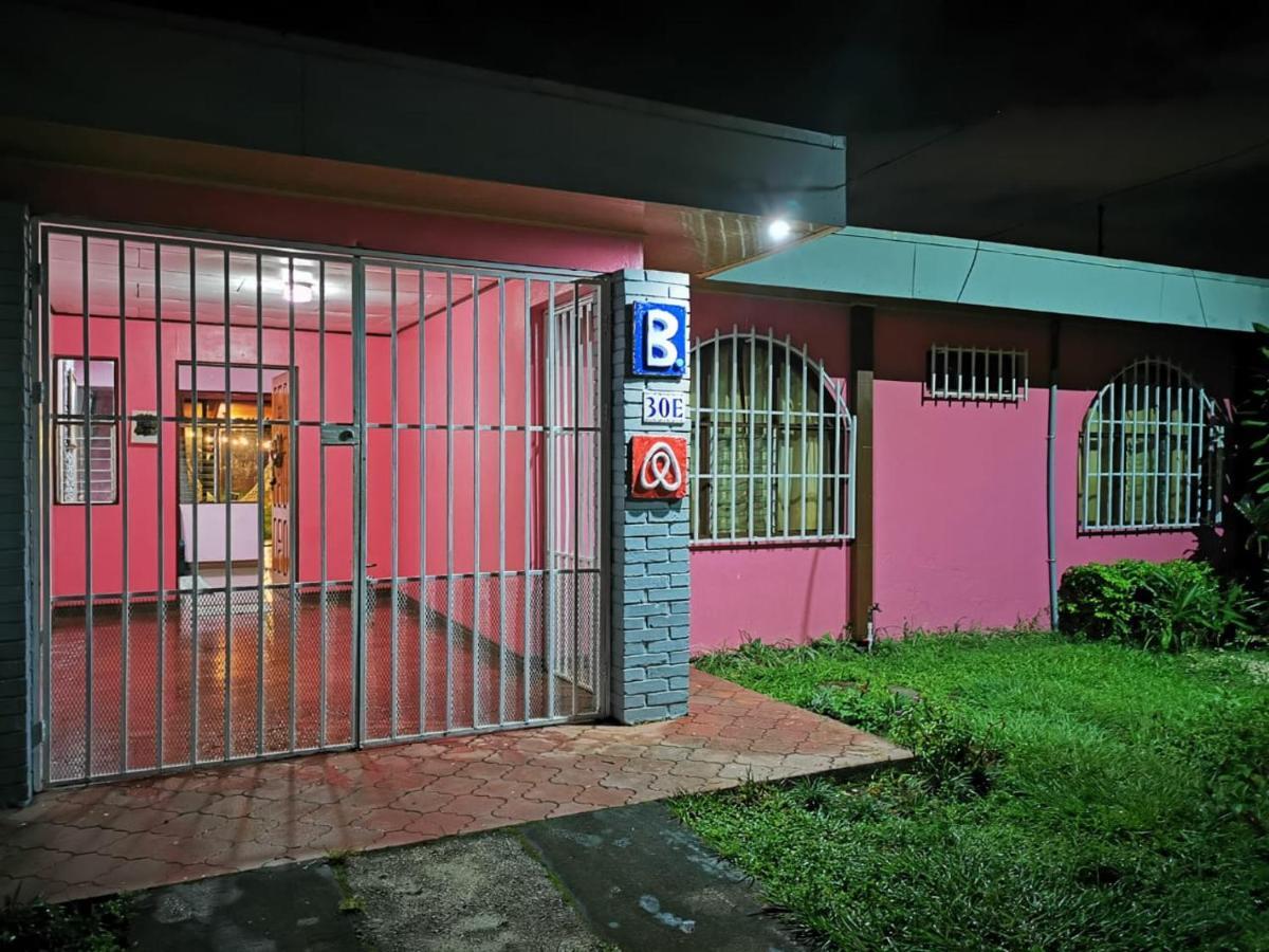Airport Traveler'S Home Alajuela Екстериор снимка